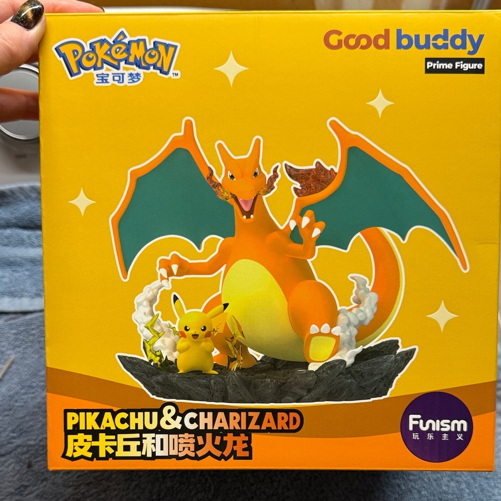 Pikachu & Charizard Prime Figure by Good Buddy NIB